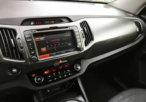 Kia Sportage cena 45899 przebieg: 207000, rok produkcji 2011 z Lębork małe 667